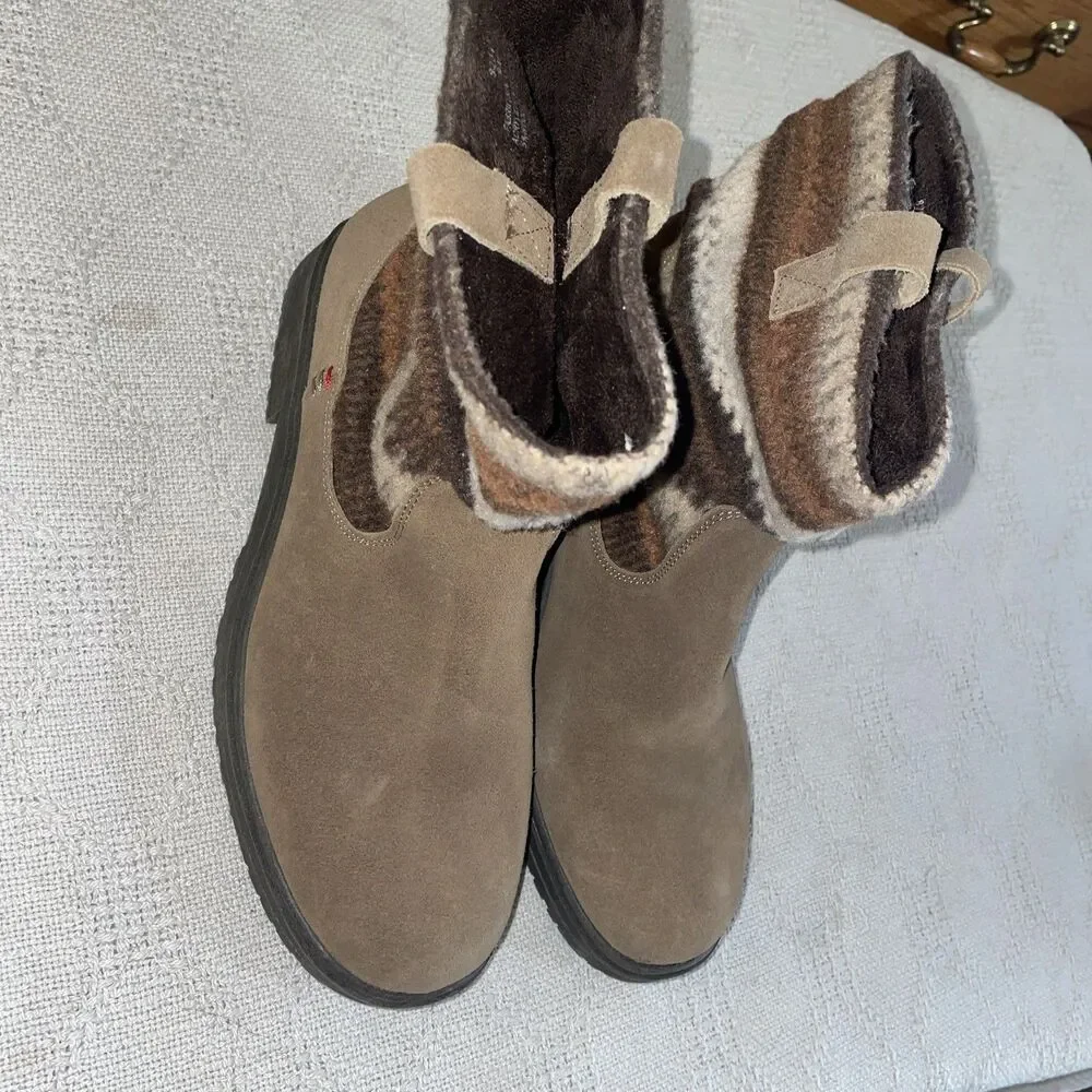 Minnetonka Women’s Fabric Top Booties Size 9 M Brown Leather Grip Sole Comfort